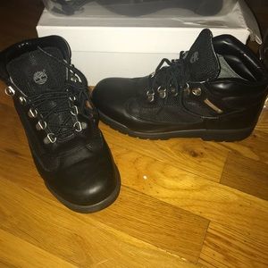 Black low top timberlands